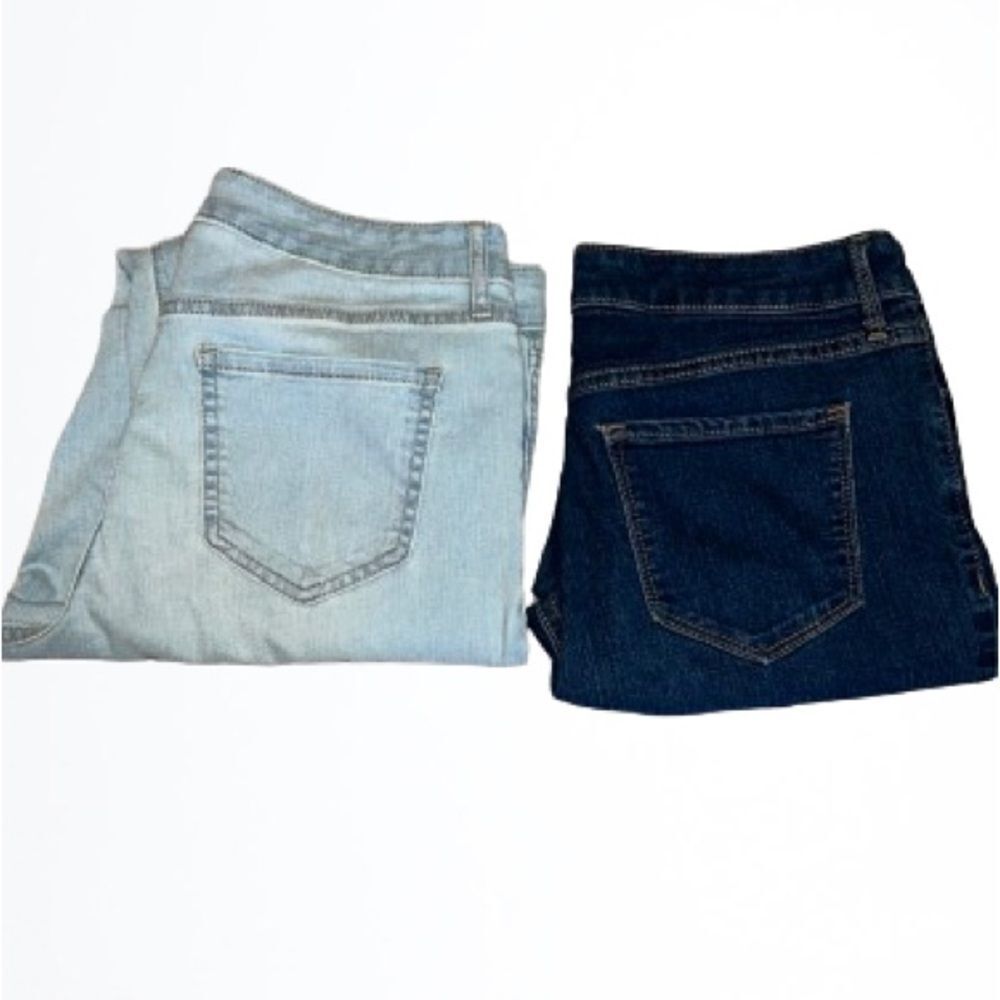 2 OLD NAVY -SUPER SKINNY-MID RISE JEANS-sz 10 dark blue and light blue bundle
